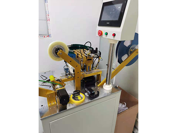 Fully automatic packaging machine