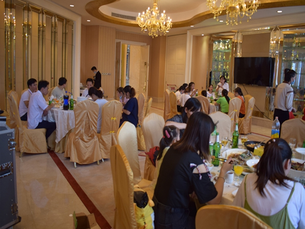 Dragon Boat Festival company held a dinner event